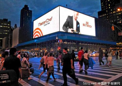 	港務(wù)局巴士總站數(shù)字廣告牌每天吸引百萬觀眾,推進(jìn)戶外廣告行業(yè)變革 還看數(shù)字標(biāo)牌,聯(lián)網(wǎng)數(shù)字告示系統(tǒng),數(shù)字標(biāo)牌,數(shù)字告示,信息顯示系統(tǒng),digital signage