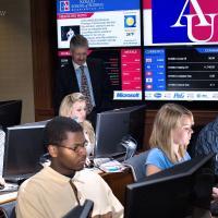 商學(xué)院金融實(shí)驗(yàn)室數(shù)字標(biāo)牌輔助華爾街學(xué)生培養(yǎng),多媒體信息發(fā)布系統(tǒng),聯(lián)網(wǎng)數(shù)字告示系統(tǒng),數(shù)字告示,數(shù)字標(biāo)牌,信息顯示系統(tǒng),digital signage