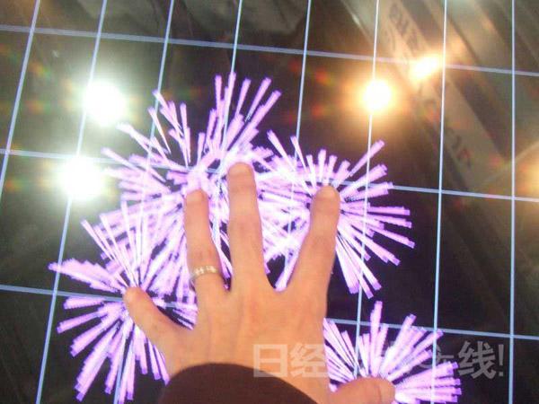 日本觸摸面板研究所的觸摸顯示器引人關(guān)注，已被游戲廳等采用,信息顯示系統(tǒng),多媒體信息發(fā)布系統(tǒng),數(shù)字標(biāo)牌,digital signage