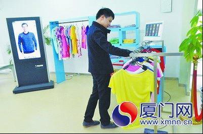 聰明“穿衣鏡”能幫顧客試衣 試衣不用脫買(mǎi)單也自助,信息顯示系統(tǒng),多媒體信息發(fā)布系統(tǒng),數(shù)字標(biāo)牌,digital signage