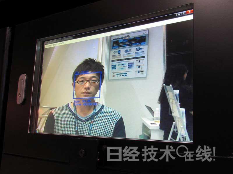 MicroAd用面部識(shí)別技術(shù)識(shí)別對(duì)象，將對(duì)應(yīng)的廣告發(fā)送到數(shù)字標(biāo)牌上,信息顯示系統(tǒng),多媒體信息發(fā)布系統(tǒng),數(shù)字標(biāo)牌,digital signage