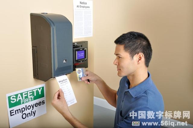 自助數(shù)字標(biāo)牌系統(tǒng)服務(wù)中小企業(yè)員工管理體系改善,信息顯示系統(tǒng),多媒體信息發(fā)布系統(tǒng),數(shù)字告示,數(shù)字標(biāo)牌,digital signage 自助數(shù)字標(biāo)牌系統(tǒng)服務(wù)中小企業(yè)員工管理體系改善,信息顯示系統(tǒng),多媒體信息發(fā)布系統(tǒng),數(shù)字告示,數(shù)字標(biāo)牌,digital signage