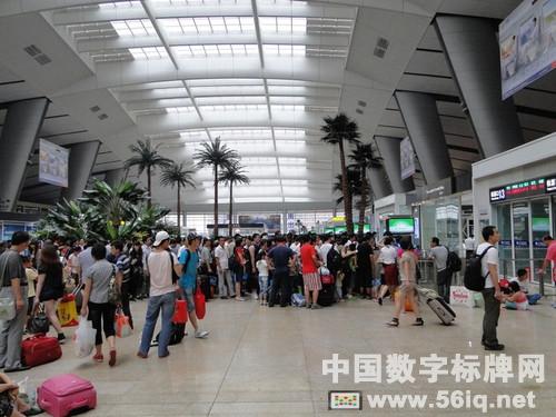 高鐵：體驗(yàn)新式數(shù)字化車(chē)站,信息顯示系統(tǒng),多媒體信息發(fā)布系統(tǒng),數(shù)字標(biāo)牌,數(shù)字告示，digital signage