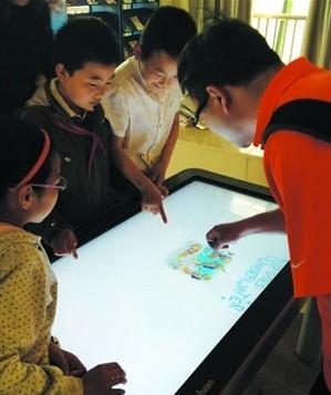 電子新技術(shù)能否引發(fā)課堂“革命”,信息顯示系統(tǒng),多媒體信息發(fā)布系統(tǒng),數(shù)字標(biāo)牌,數(shù)字告示，digital signage