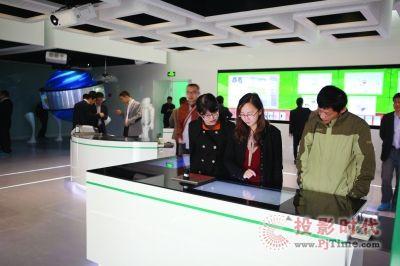 農行“新概念銀行”體驗中心帶來動感、智能金融服務,信息顯示系統(tǒng),多媒體信息發(fā)布系統(tǒng),數字標牌,數字告示，digital signage