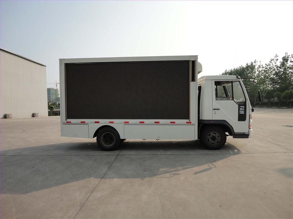 大型LED移動廣告車成為戶外新媒體角色,信息顯示系統(tǒng),多媒體信息發(fā)布系統(tǒng),數(shù)字標牌,數(shù)字告示，digital signage