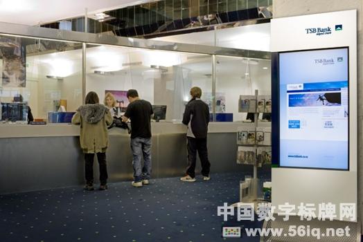 數(shù)字標牌正在將柜員變成銷售的前沿陣地,信息顯示系統(tǒng),多媒體信息發(fā)布系統(tǒng),數(shù)字標牌,數(shù)字告示，digital signage