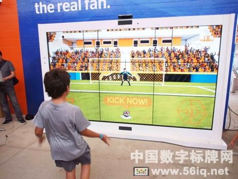 數(shù)字標(biāo)牌互動(dòng)游戲墻亮相BBVA Compass球場(chǎng),多媒體信息發(fā)布系統(tǒng),數(shù)字標(biāo)牌,數(shù)字告示,digital signage 數(shù)字標(biāo)牌互動(dòng)游戲墻亮相BBVA Compass球場(chǎng),多媒體信息發(fā)布系統(tǒng),數(shù)字標(biāo)牌,數(shù)字告示,digital signage