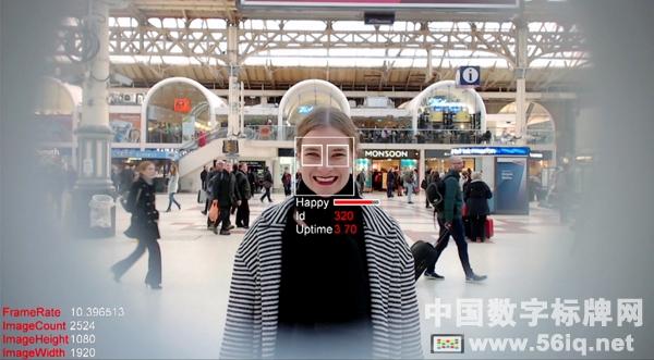 微笑驅(qū)動販賣機(jī)給憂郁星期一帶來歡樂,多媒體信息發(fā)布系統(tǒng),數(shù)字標(biāo)牌,數(shù)字告示，digital signage