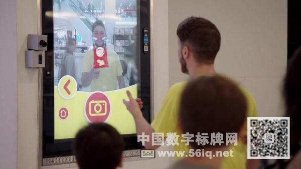 樂事推出戶外AR足球互動項目,多媒體信息發(fā)布系統(tǒng),數(shù)字標(biāo)牌,數(shù)字告示，digital signage