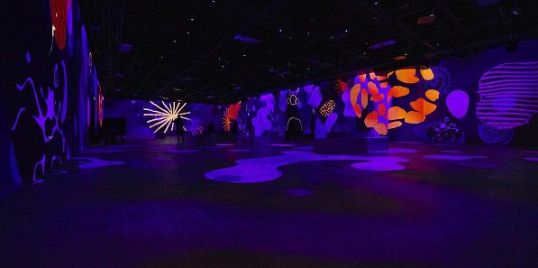 在迪拜，遇見未來的加油站,多媒體信息發(fā)布系統(tǒng),數(shù)字標(biāo)牌,數(shù)字告示，digital signage